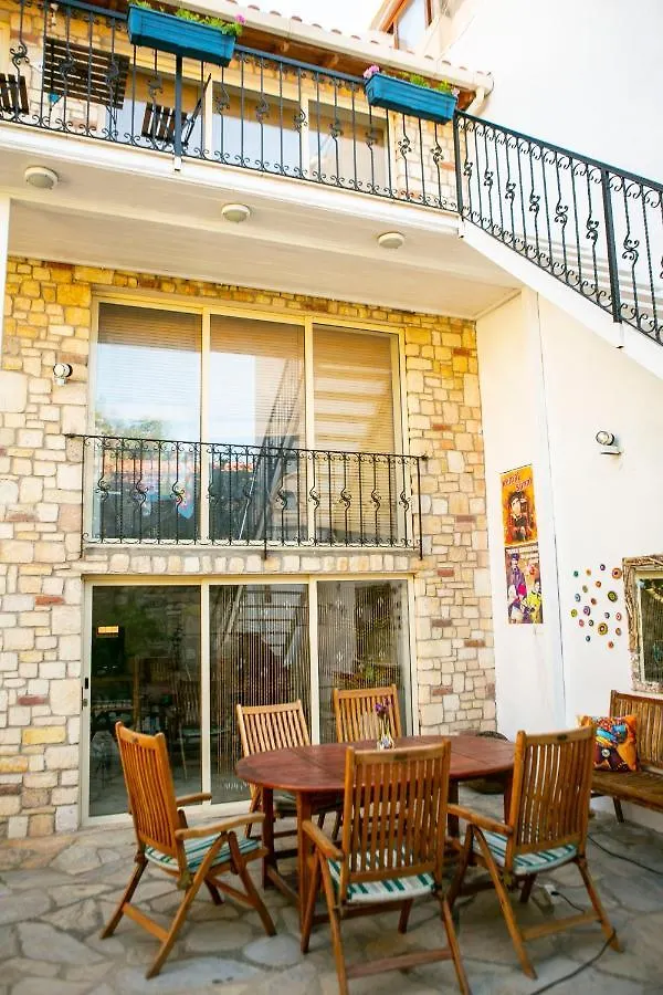 Annemin Harabesi Otel Кешме
