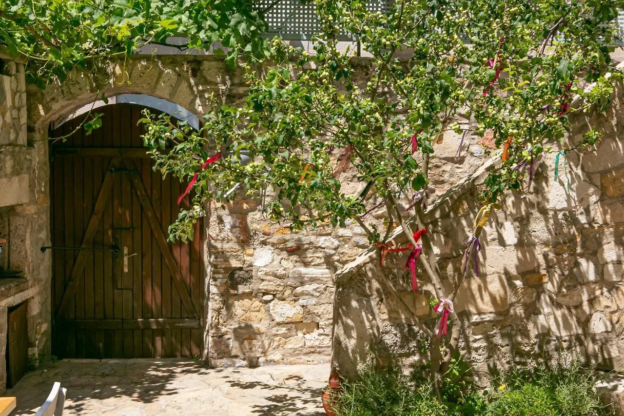 Annemin Harabesi Otel Кешме