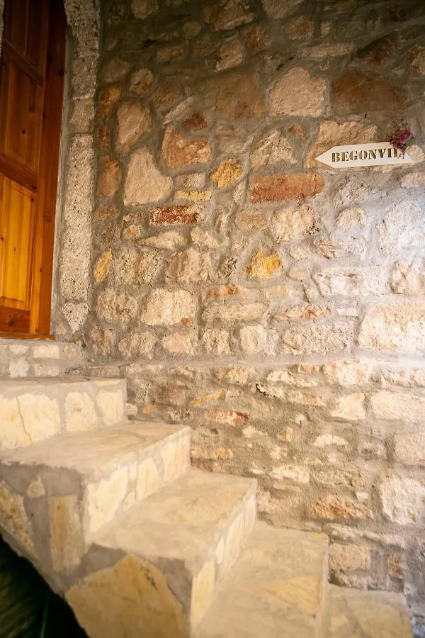 Annemin Harabesi Otel Кешме 0*,